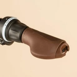 VELO DE VILLE ELOPS 520 CADRE BAS BLEU JEANS 18 VELO DE VILLE ELOPS 520 CADRE BAS BLEU JEANS -Pedale Ravie Soldes Magasin velo de ville elops 520 cadre bas bleu jeans 3 600x600 1