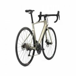 VÉLO ROUTE FEMME EDR CARBONE DISC SHIMANO 105 BEIGE 13 VÉLO ROUTE FEMME EDR CARBONE DISC SHIMANO 105 BEIGE -Pedale Ravie Soldes Magasin velo route femme edr carbone disc shimano 105 beige 3 1 600x600 1