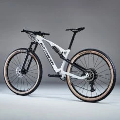 VÉLO VTT TOUT SUSPENDU ROCKRIDER XC 900 S 29'' CARBONE -Pedale Ravie Soldes Magasin velo vtt tout suspendu rockrider xc 900 s 29 carbone 3 600x600 1