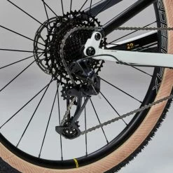 VÉLO VTT TOUT SUSPENDU ROCKRIDER XC 900 S 29'' CARBONE -Pedale Ravie Soldes Magasin velo vtt tout suspendu rockrider xc 900 s 29 carbone 5 600x600 1